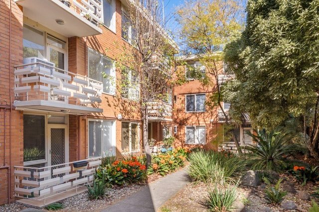 2/35 Dickens Street, VIC 3184