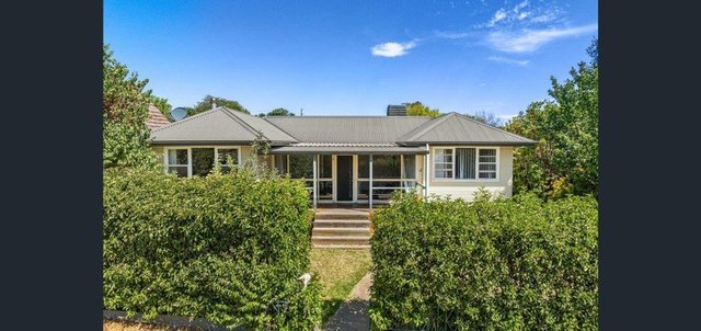 8 Karabah Ave, NSW 2594