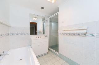 Bathroom (2014-09-10)