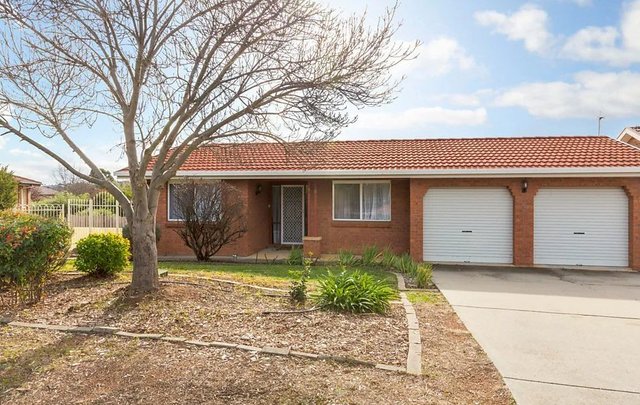 15 Freeling Crescent, ACT 2913