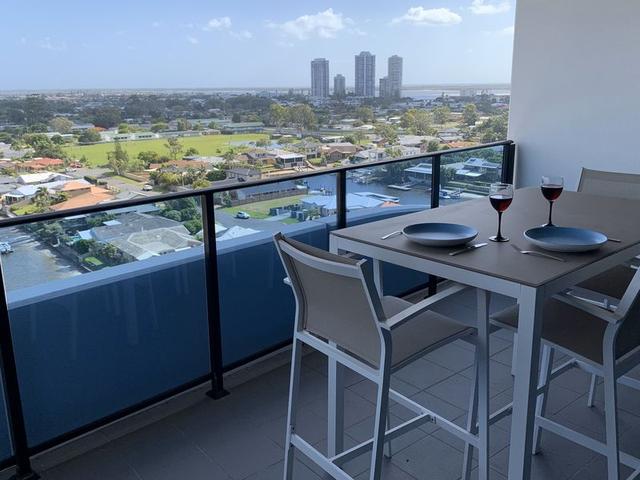 11102/5 Harbour Side Court, QLD 4216