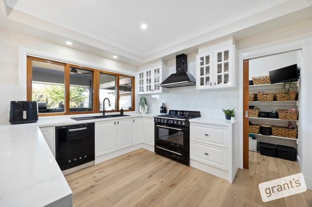 4 Avenview Drive, VIC 3804