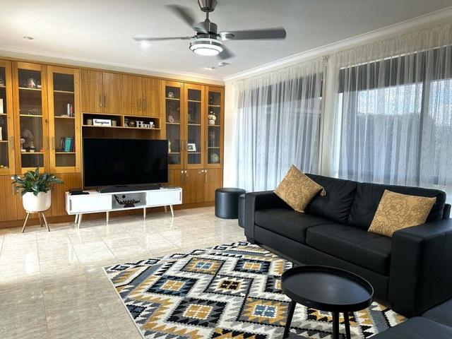 22 Clifton Boulevard, NSW 2680