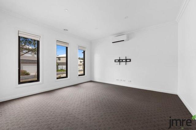 19 Stradbroke Gardens, VIC 3023