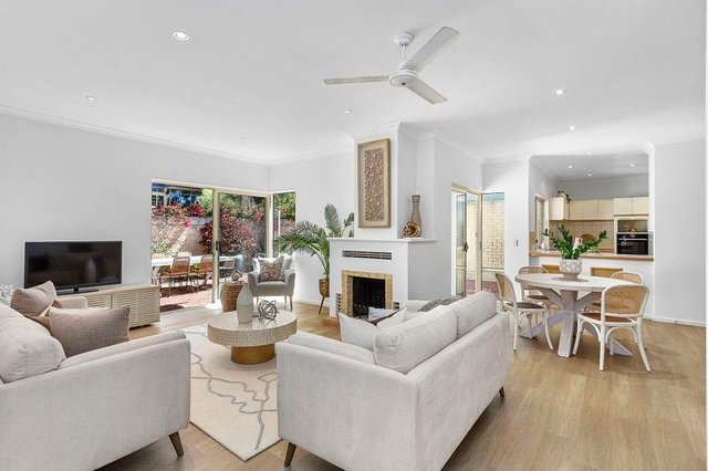 2/2 Airlie Street, WA 6010