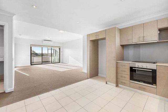 19/1 Walsh Loop, WA 6027