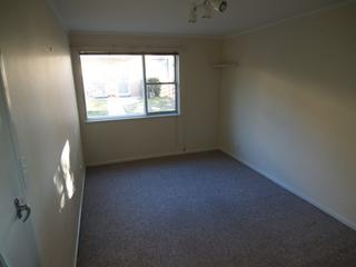 Lounge Room (2010-08-19)