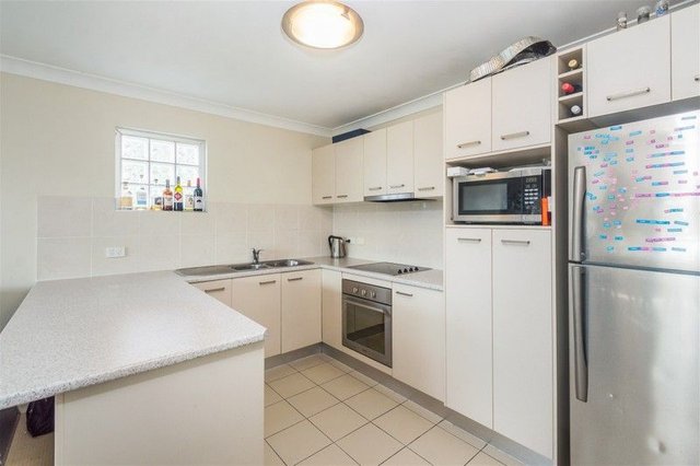 8/76 Old Cleveland Road, QLD 4120