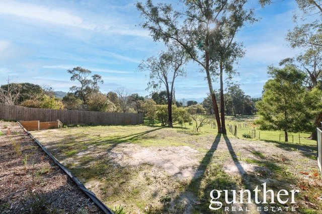 33 McGregor  Avenue, VIC 3777
