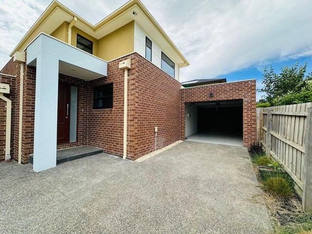 2/100 Woodhouse Grove, VIC 3129