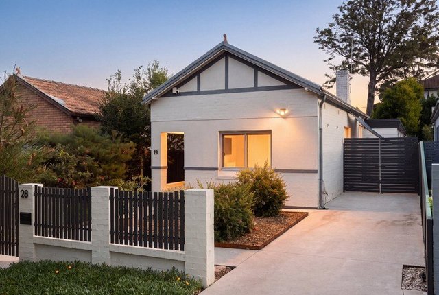 28 Benaroon  Road, NSW 2195