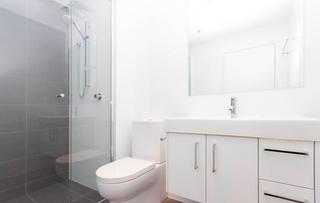 Bathroom (2015-12-09)