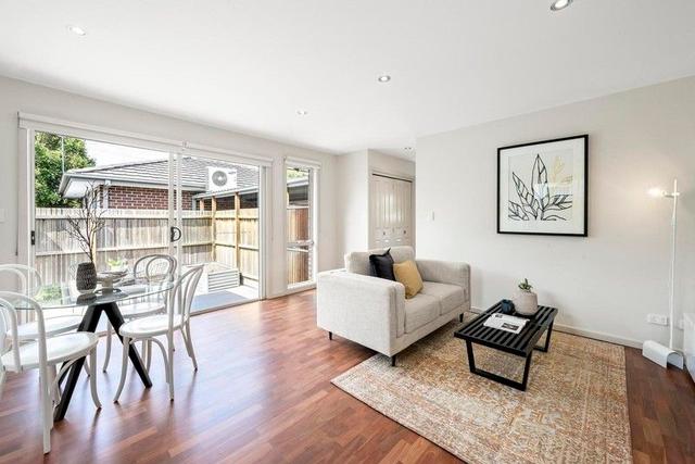 2/7 Lahinch Street, VIC 3072