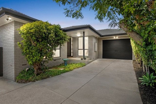 2/16 Winifred Street, VIC 3166