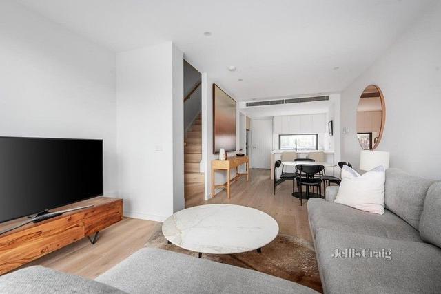 8/343 Williamstown Road, VIC 3207