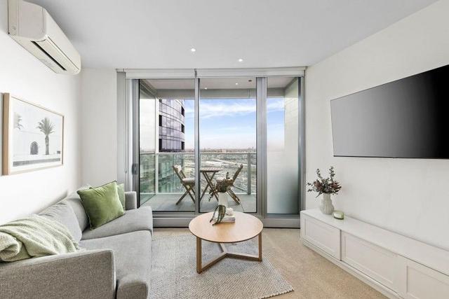 S1810/231 Harbour Esplanade, VIC 3008