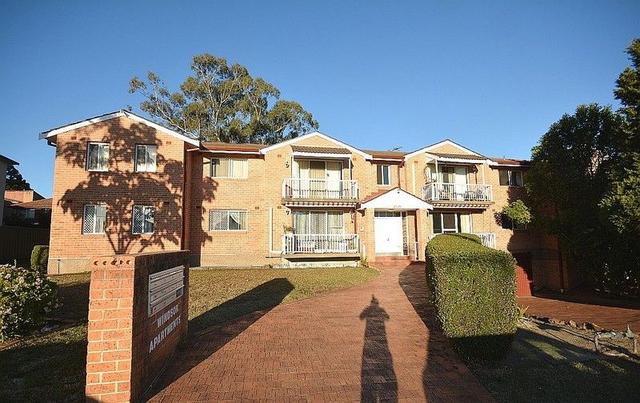 3/27 Windsor Road, NSW 2160