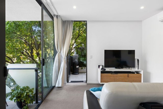 201/27 Russell Street, QLD 4101