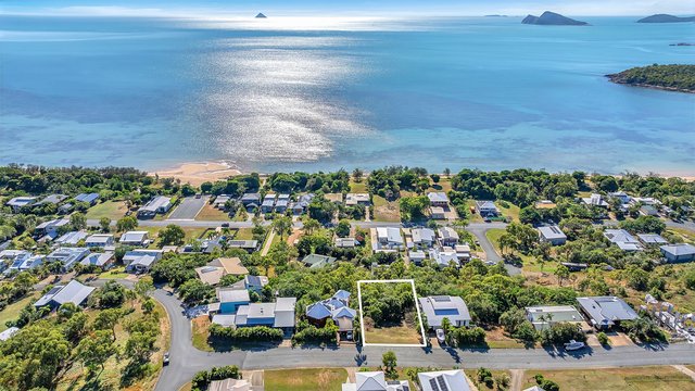 5 Blackcurrant Drive, QLD 4800