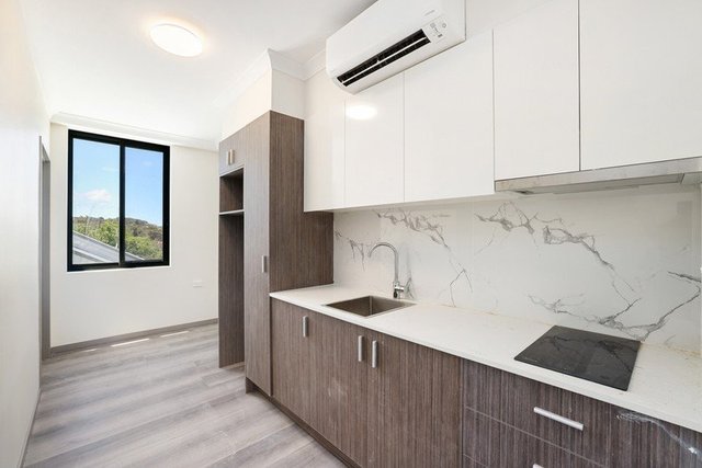 1/242 Warringah Road, NSW 2100