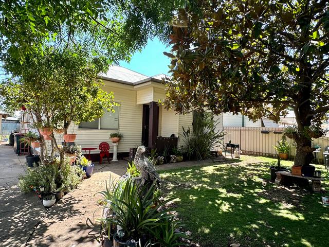 23 Almoola Street, NSW 2680