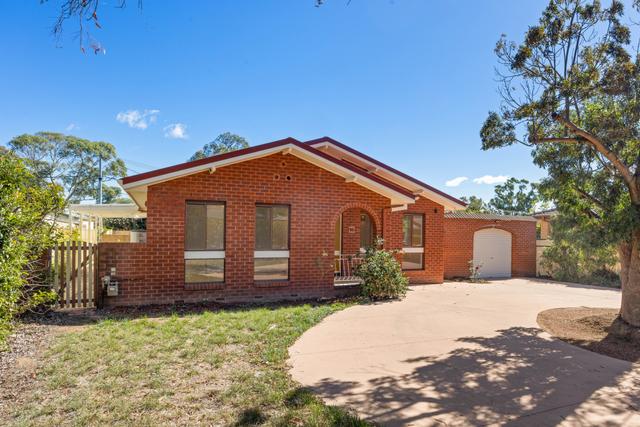 18 Daintree Crescent, ACT 2617