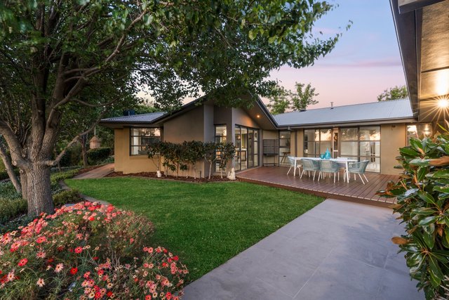 8 Laurence Close, NSW 2619