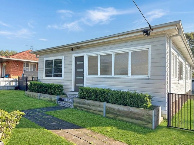 8 Morpeth St, NSW 2320