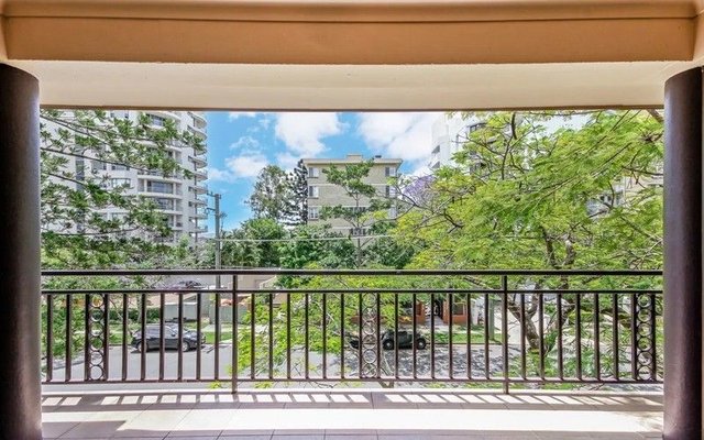 4/79 Macquarie Street, QLD 4067