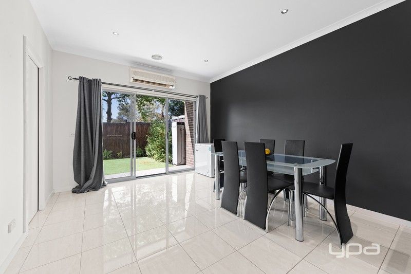 https://images.allhomes.com.au/property/photo/afadd6b7359d4f0b9647c7a7b8927b62_hd.jpg