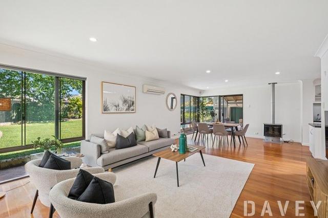 16 Edna Way, WA 6023
