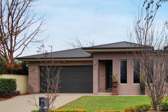 30A & 30B Dussin Street, NSW 2680