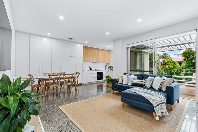 8/30 Lake Parade, NSW 2518