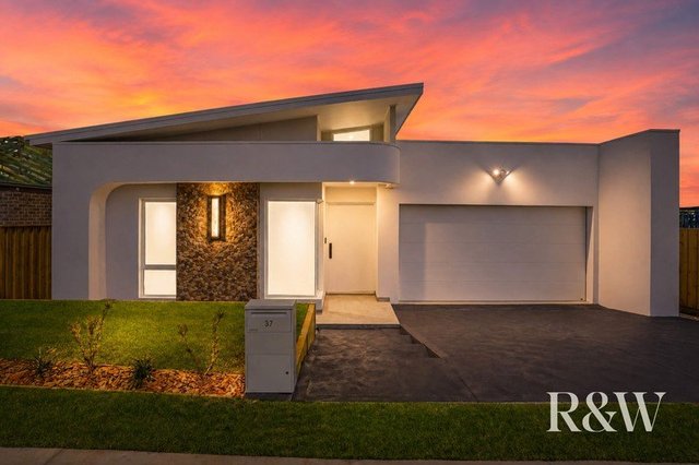 37 Harness Drive, NSW 2563