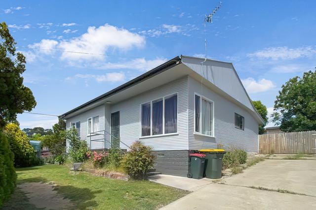 9 Norman Dykes Avenue, NSW 2630