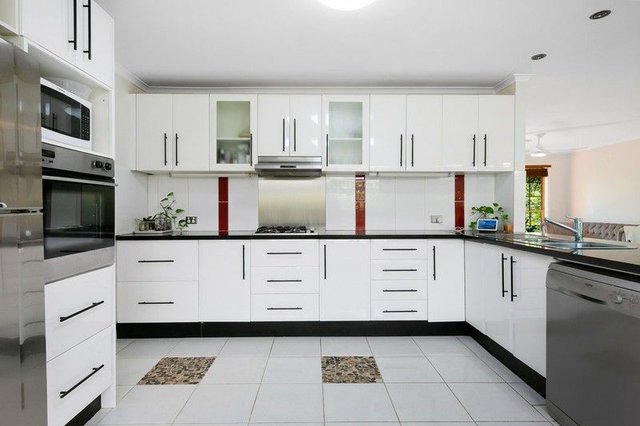 26 Cornwall Drive, QLD 4221