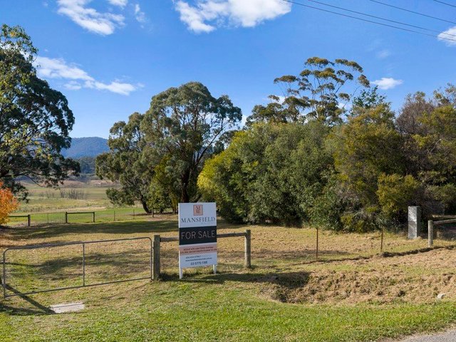 14 Lake Drive, VIC 3723