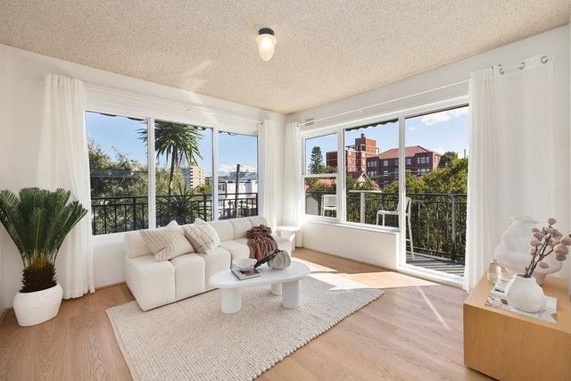 2/12 Fairlight Street, NSW 2095