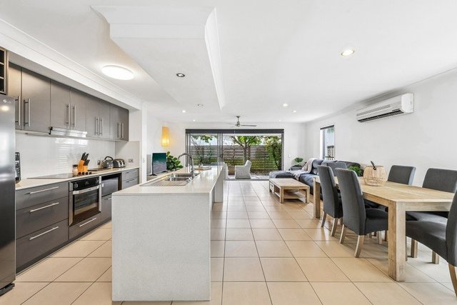 18 Lillie Street, QLD 4220