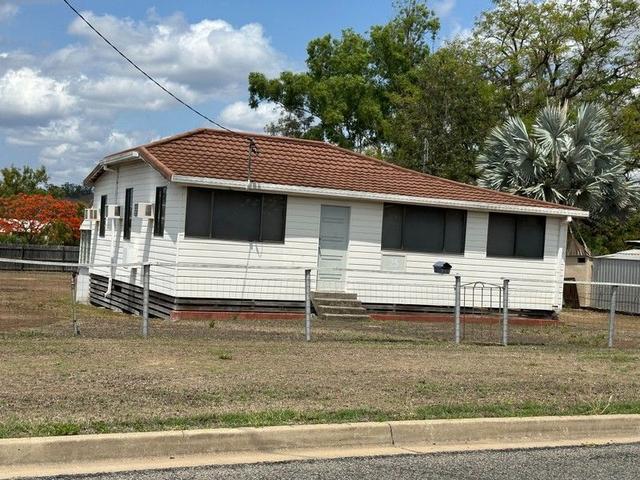 25 Gralton St, QLD 4804
