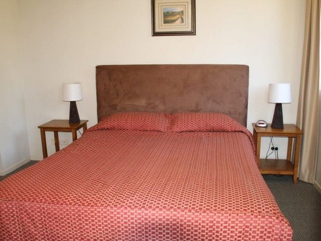 1064/1 Ocean Street, QLD 4220