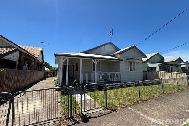 5 Gladstone Street, NSW 2440