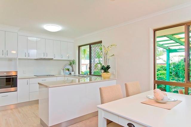 2/74 Wardoo Street, QLD 4214