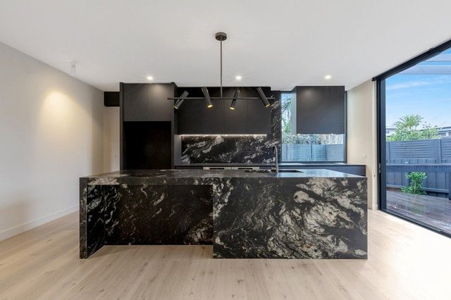 2B Parklands Crescent, VIC 3187