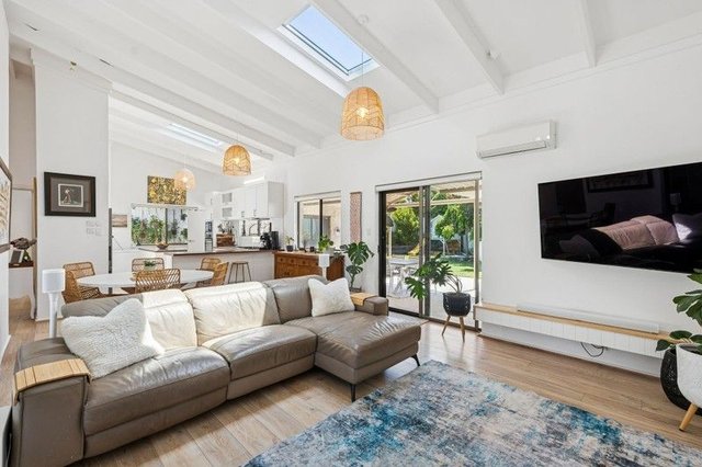 84 Peet Crescent, WA 6029