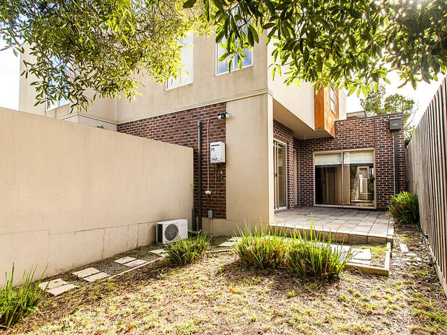 2/14 McCubbin Street, VIC 3125