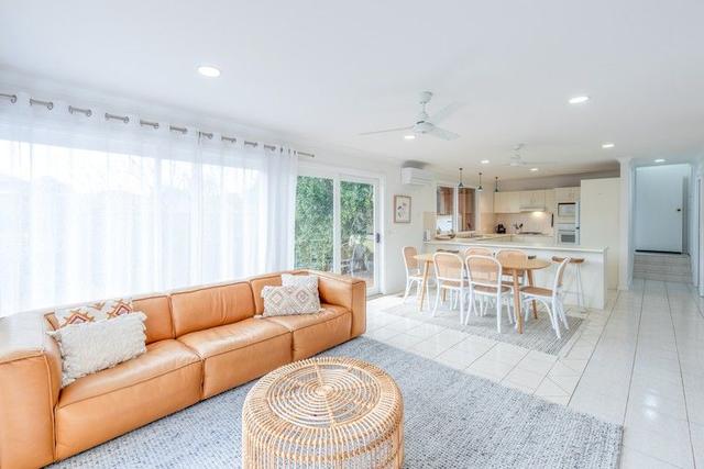12 Topaz Street, VIC 3942