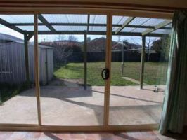 View house to yard (2003-09-02)