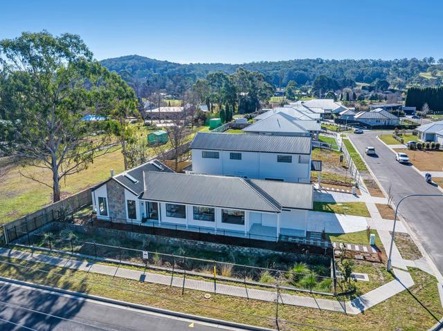 2 Wycliffe Place, NSW 2576