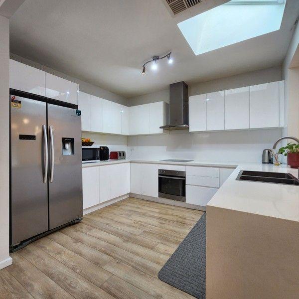 7 Bradley Crescent, NSW 2195
